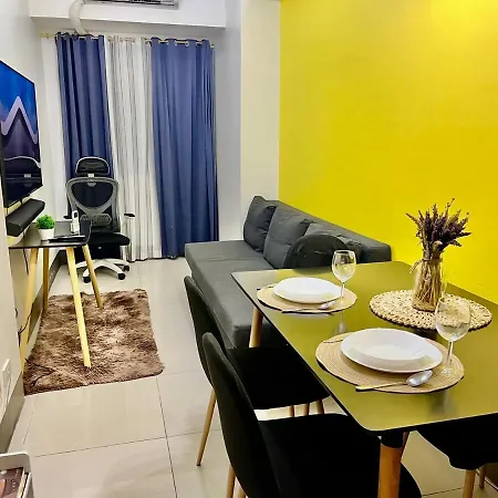 Chic City Stay, Fame With Balcony, Nearmegamall